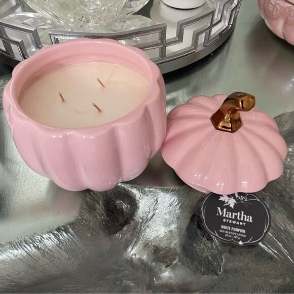 New Martha Stewart Ceramic PINK Pumpkin Candle 20 oz. White Pumpkin scent - Picture 2 of 7